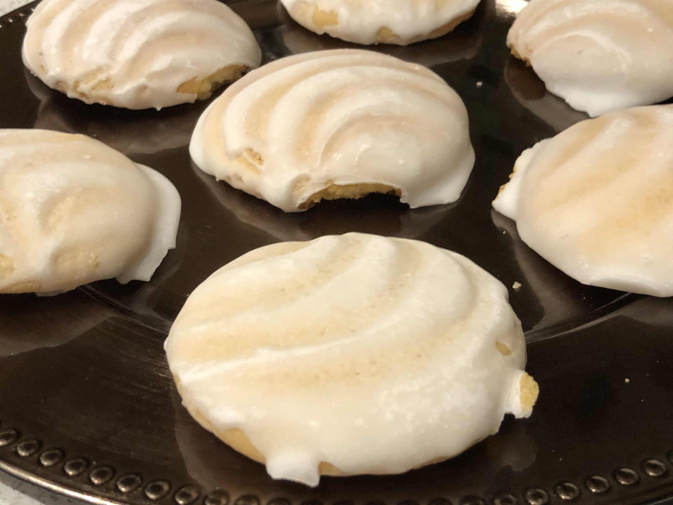 Doce Branco Portuguese Soft Cookie Glaze Recipe (Bolos De Gema)